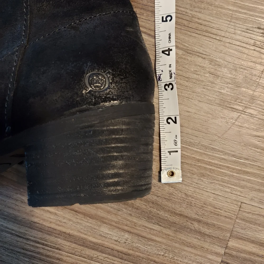 Born leather suede cricket boots size 9.5